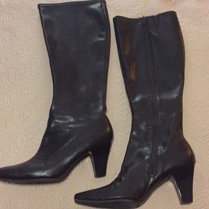 Brown Aerosoles’s boot